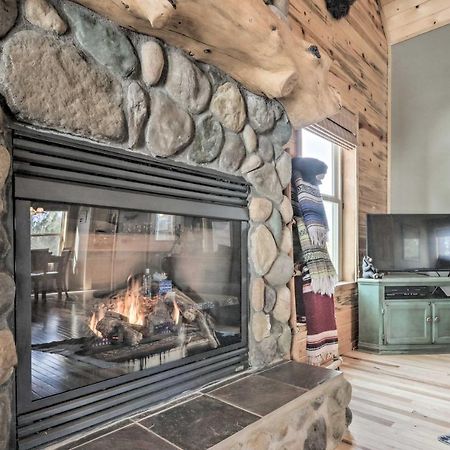 Cozy Heber-Overgaard Cabin With Fire Pit, Game Room! Kültér fotó