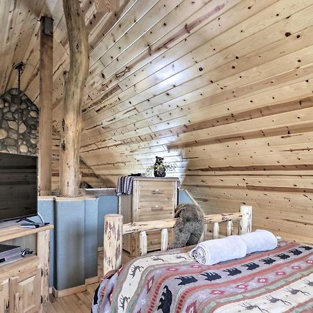 Cozy Heber-Overgaard Cabin With Fire Pit, Game Room! Kültér fotó
