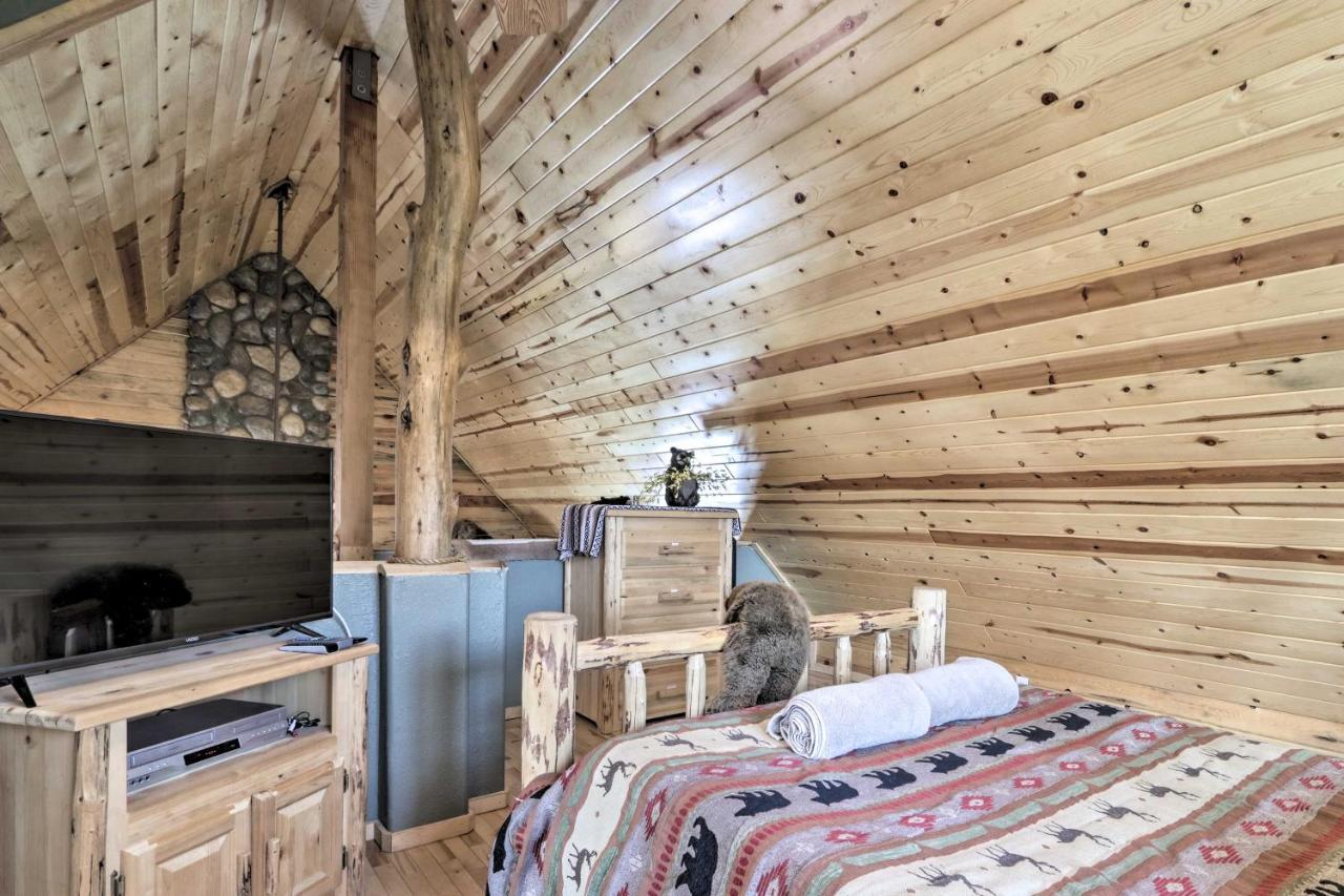 Cozy Heber-Overgaard Cabin With Fire Pit, Game Room! Kültér fotó