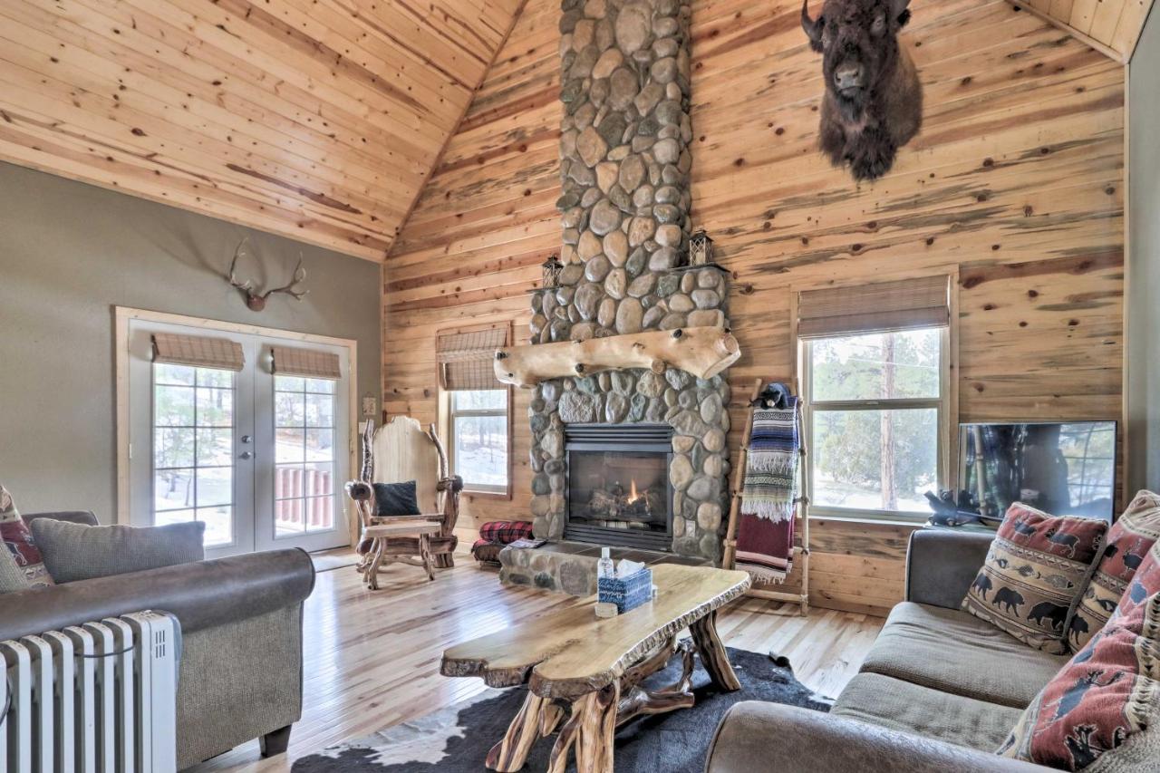 Cozy Heber-Overgaard Cabin With Fire Pit, Game Room! Kültér fotó
